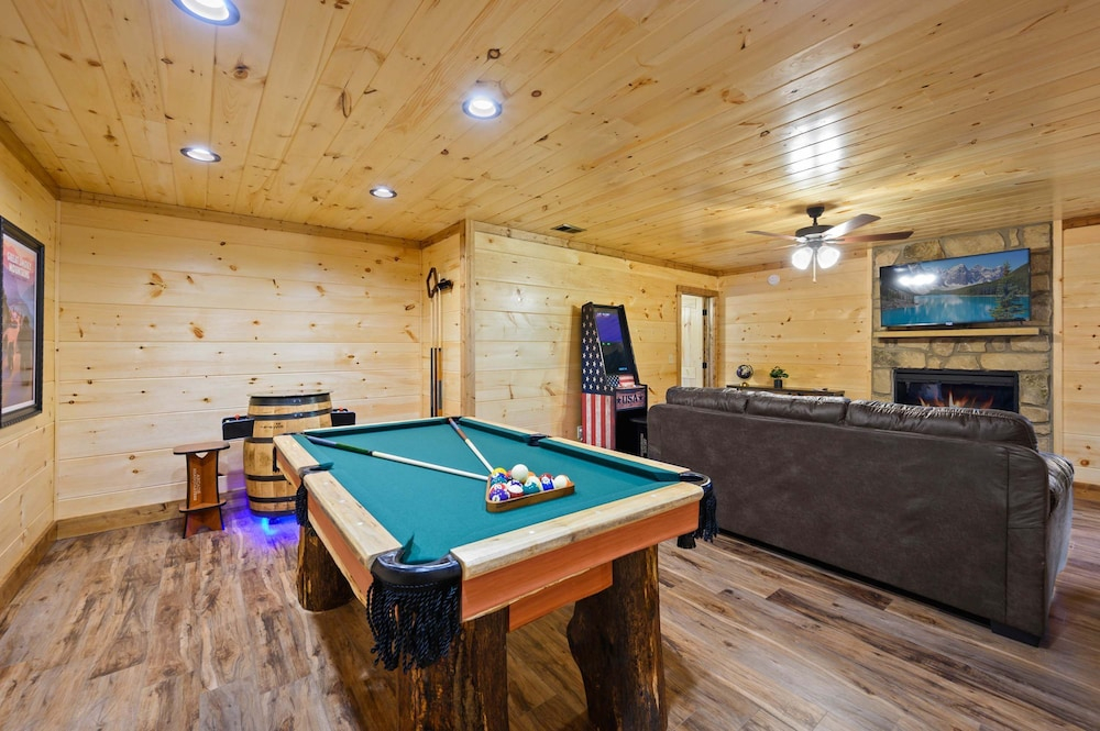 Stunning 4 King Suites Hot Tub Views Gamerm