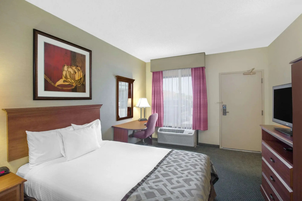 Studio 6 Suites Jacksonville, NC - Camp LeJeune