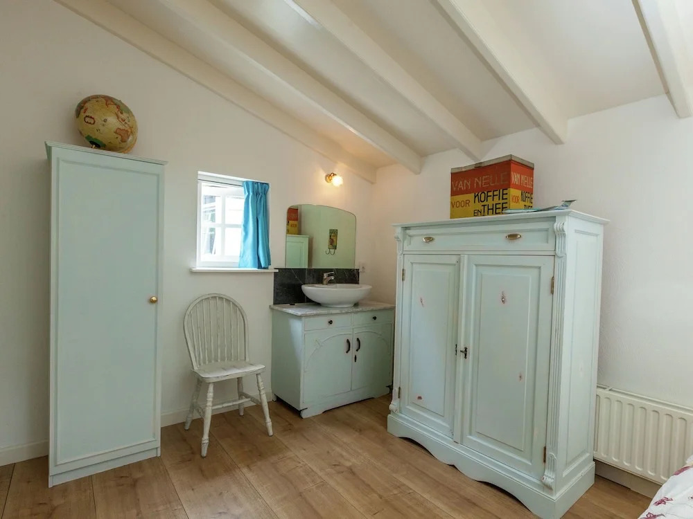 Stylish Holiday Home with Box Bed near Lake Veere