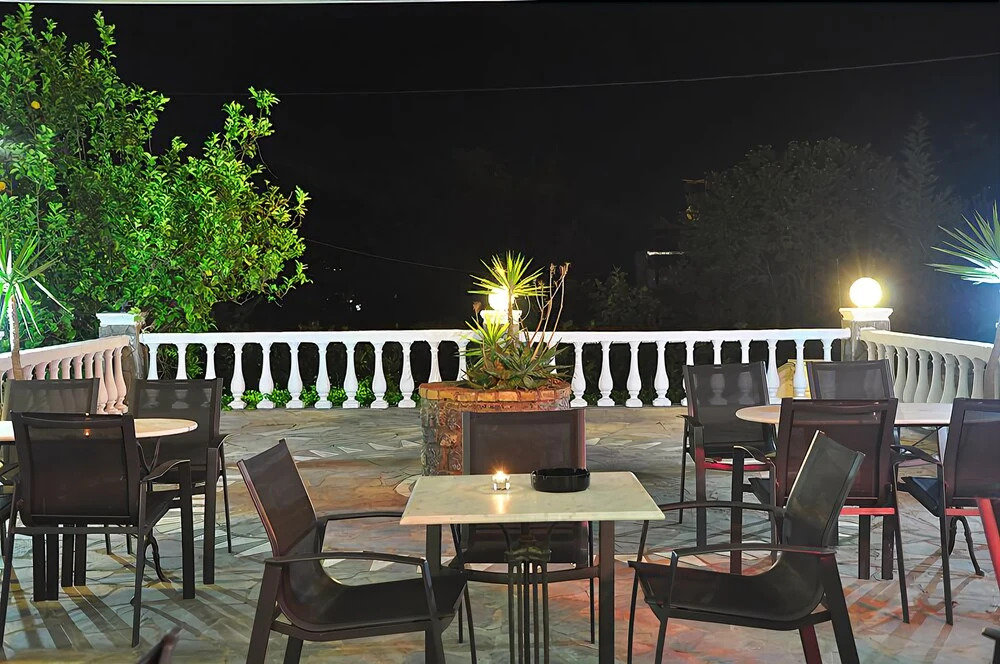Hotel Pyrros