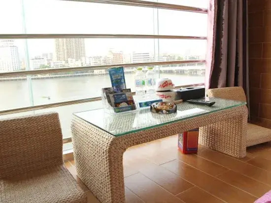 Aiqing Apartment Chain Hotel