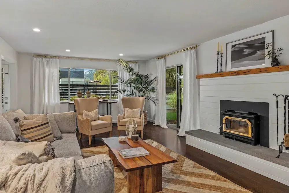 Wine Country Estate by Avantstay Pool, Spa, Barn