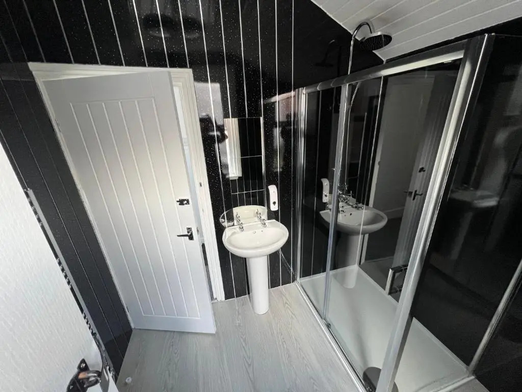 Safari Apartment, Free Parking, 10Min Walk To Blackpool tower, sleeps 12