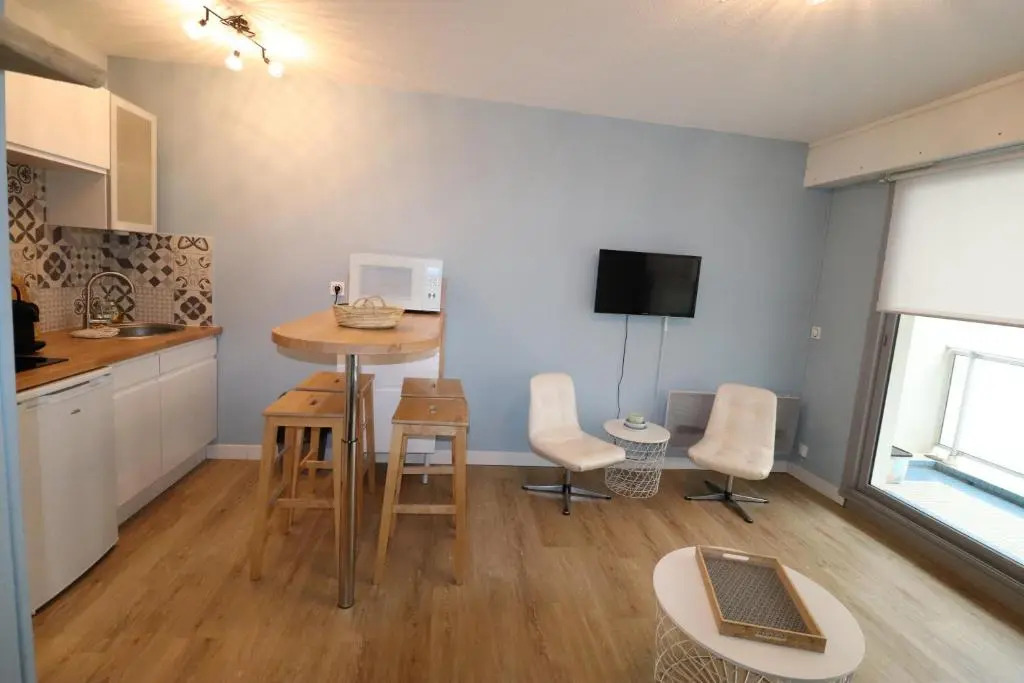 Studio 4 pers avec balcon centre ville
