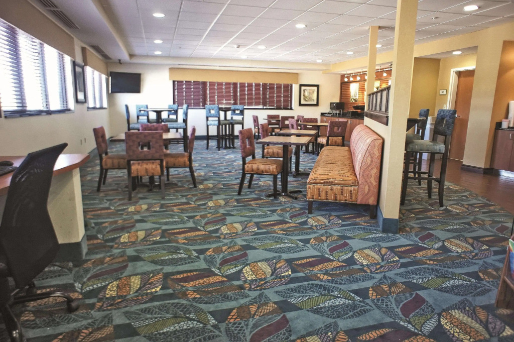 La Quinta by Wyndham Edmond
