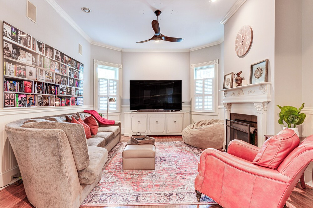 Walk to Top Attractions: Chic Home in Charlotte!