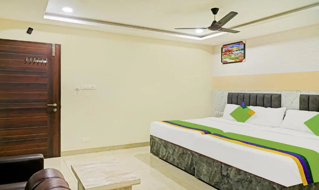 Hotel Jsn Grand