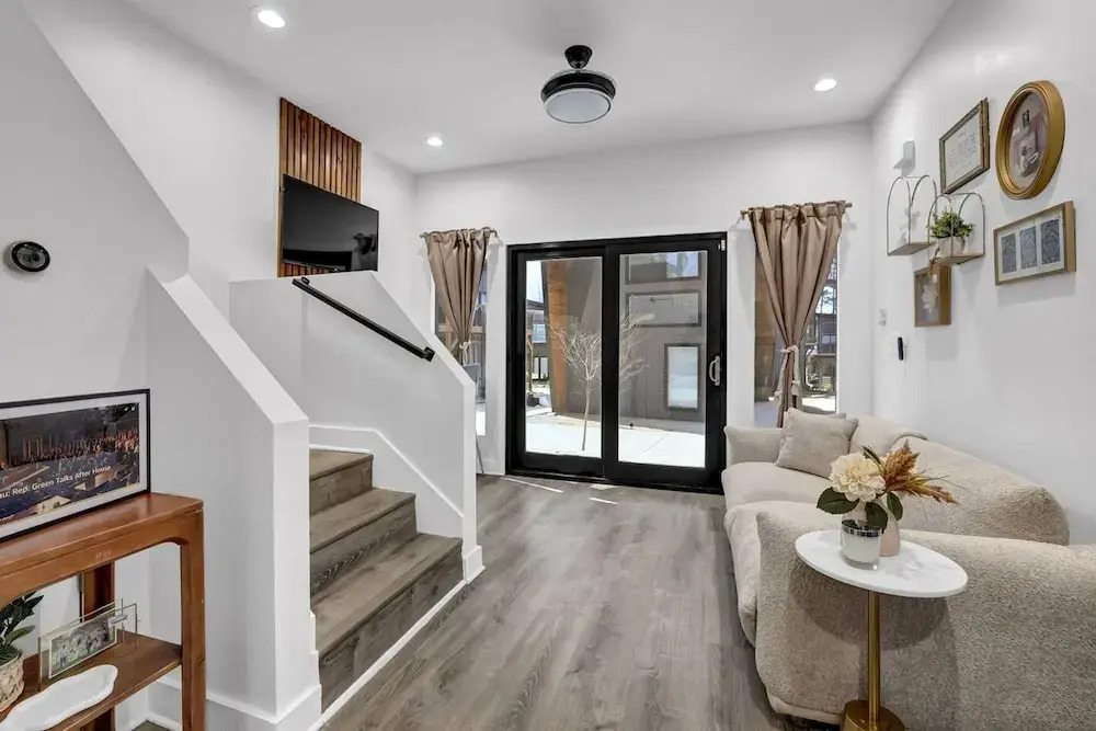 The Business Bungalow-5 Mins From Airport