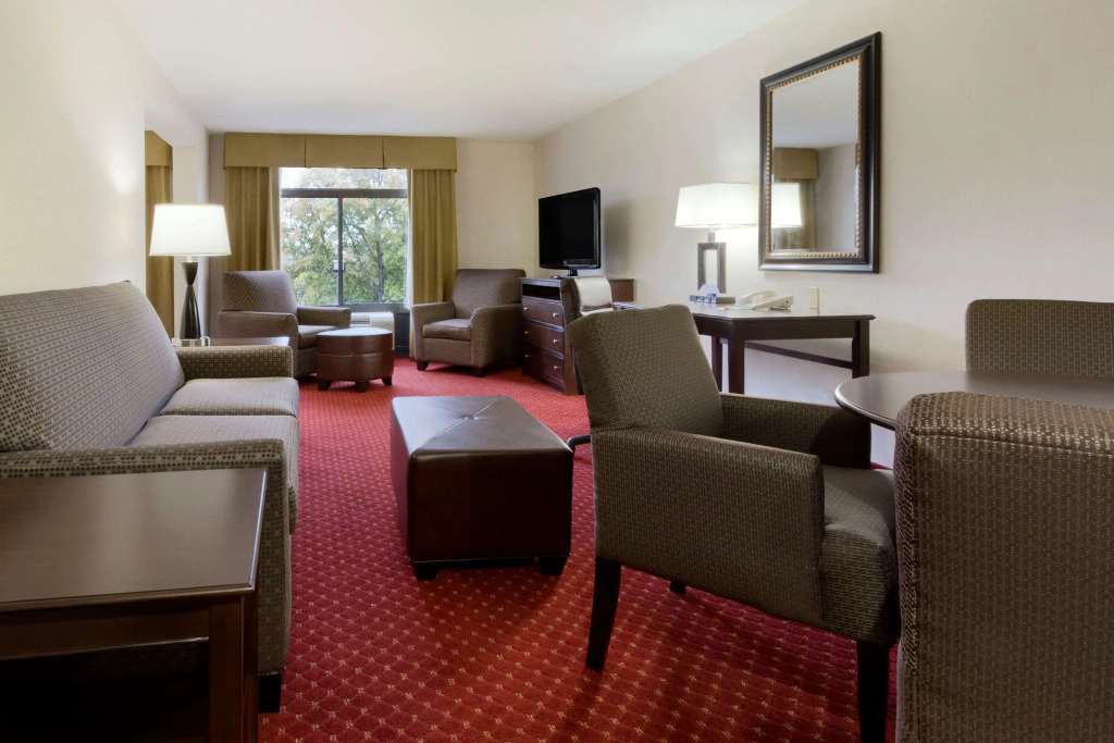 Spark By Hilton Charlotte Tyvola I-77