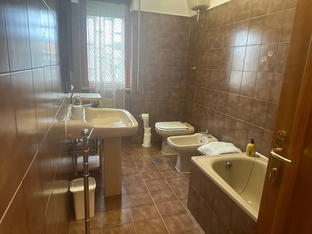 Room in B&B - Comfortable Room With Spacious Kitchen - Suite Colosseo