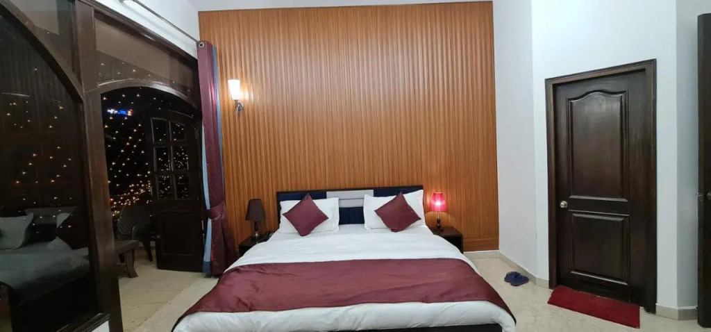 Nook Inn & Suites - 2 Min Walk From MG ROAD METRO