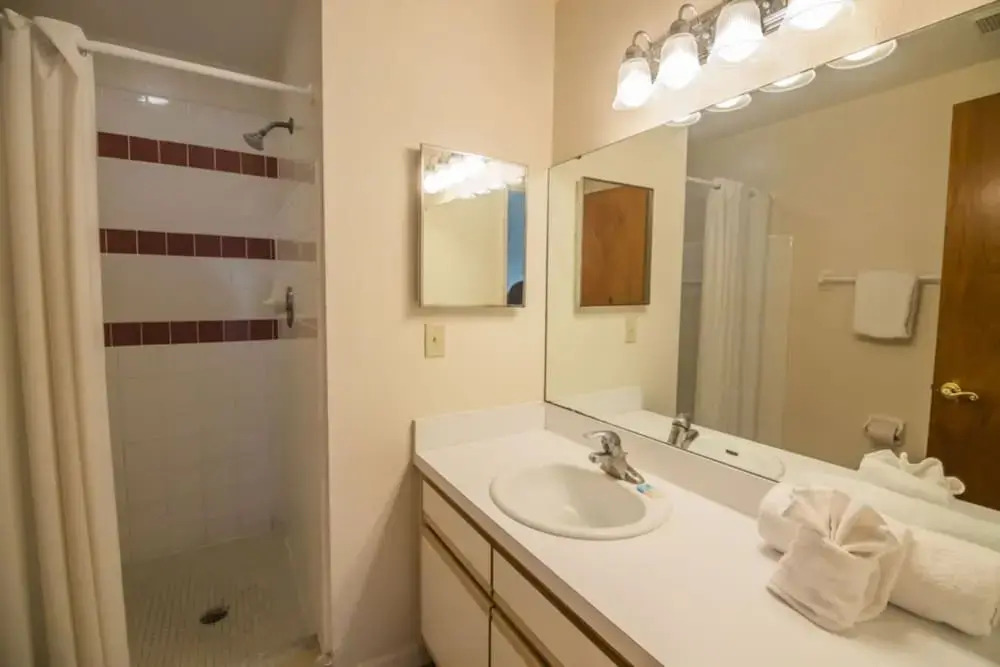 Charles' Sweetwater Club Condo
