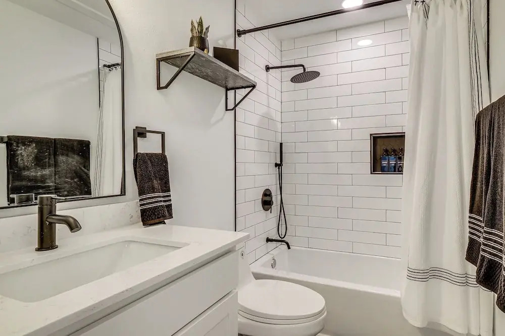 Near Historic Georgetown Square! Updated Home