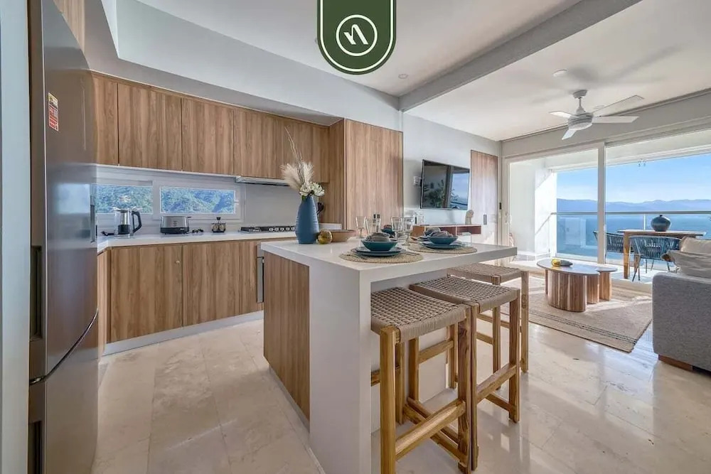 Amazing Oceanfront 1BR Condo - Rooftop Pool