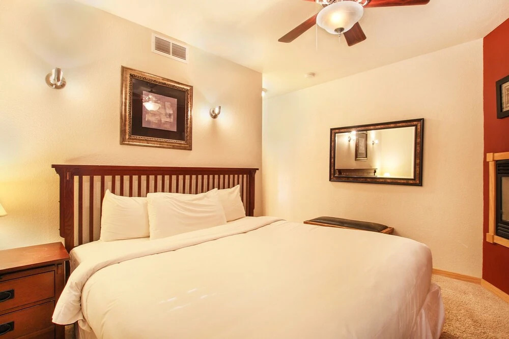 Macgregor Mountain 27c 1 Bedroom Condo by RedAwning