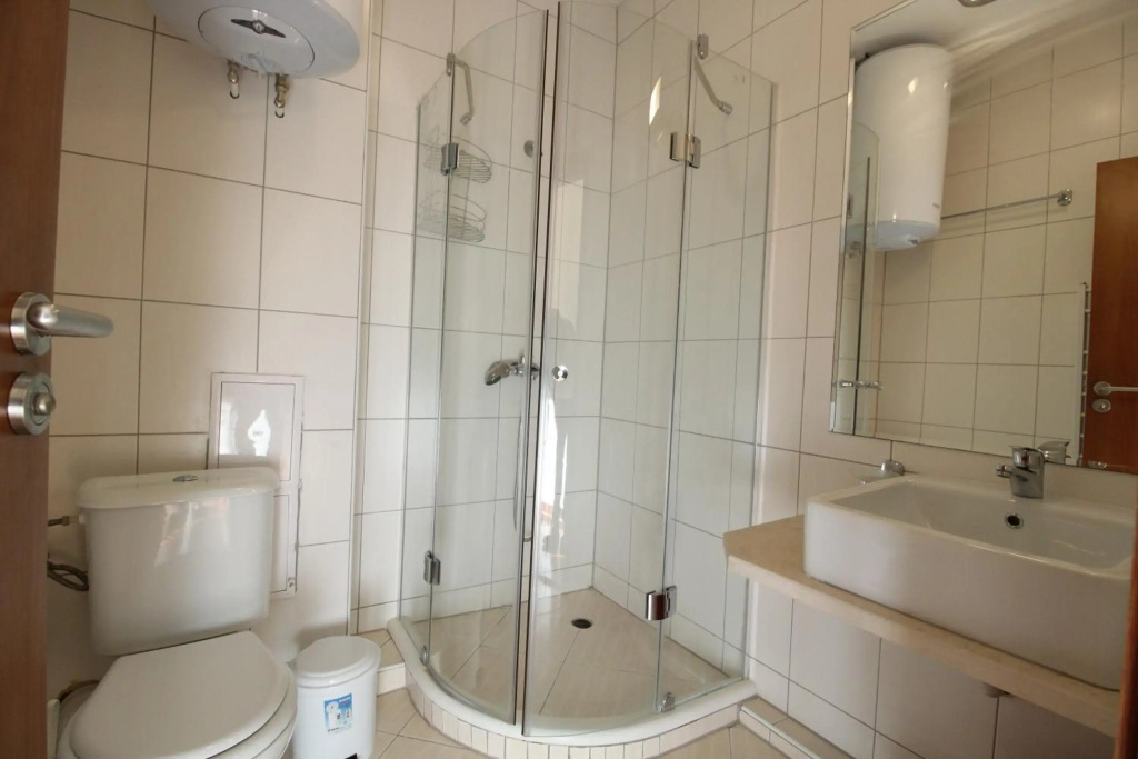 2 bedroom apartment near Gondola