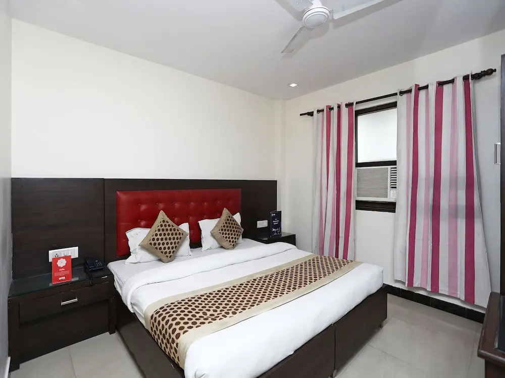 OYO 14687 Hotel Avtar