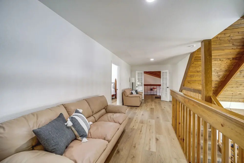 Family Friendly: Modern Cabin in Munds Park!