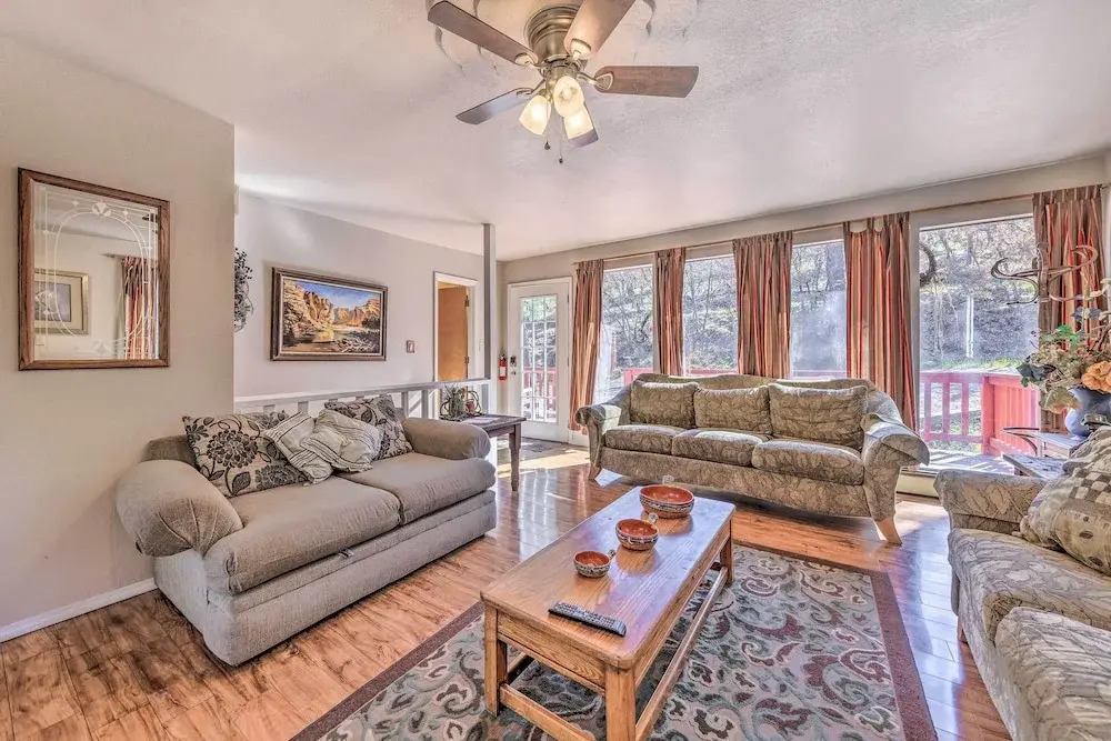 Dog-friendly Alto Escape w/ Hot Tub + Foosball!