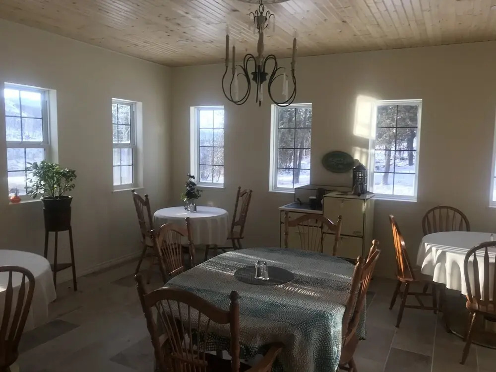 Stikine Valley Inn