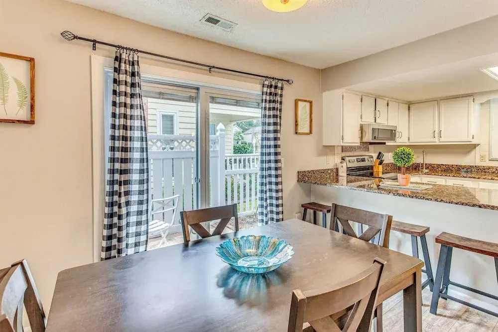 North Myrtle Beach Home 2 Blocks to Ocean!