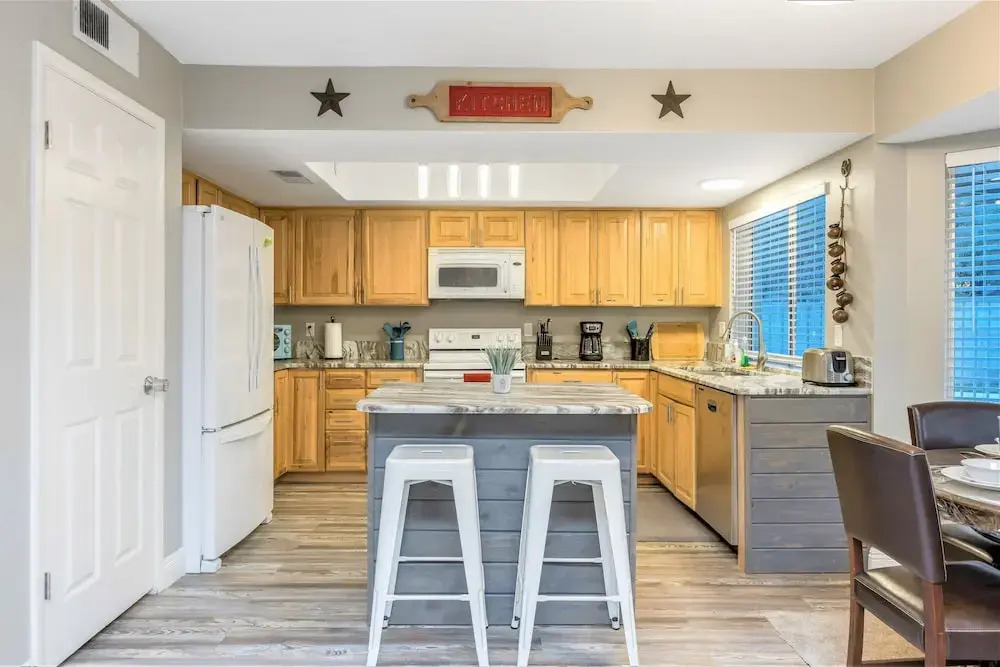 Rusty Spur by BlueBarrel Homes