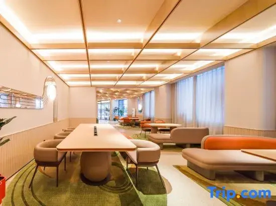 Orange Hotel (Qingdao Trestle Bridge Seaview Hotel)