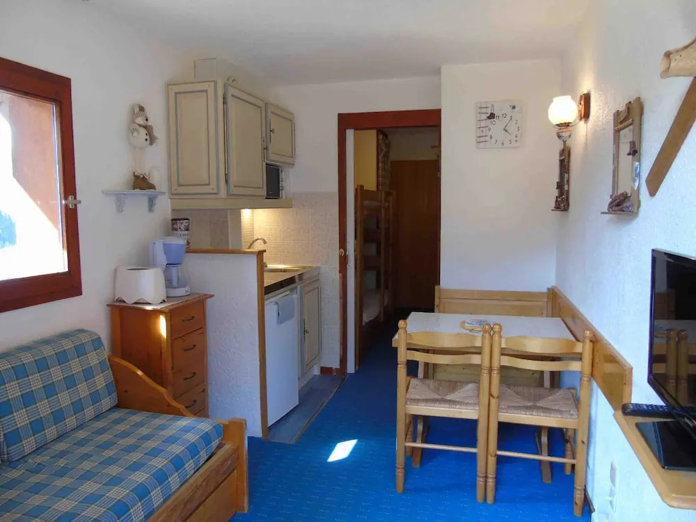 Lou Services Apartment CC137 LSI 001