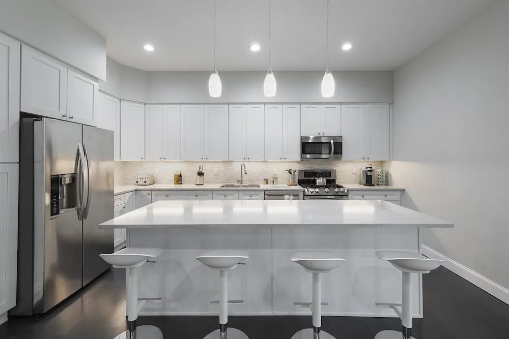 Huge Stylish 3 BR Loft Cobblestone St Next to NYC