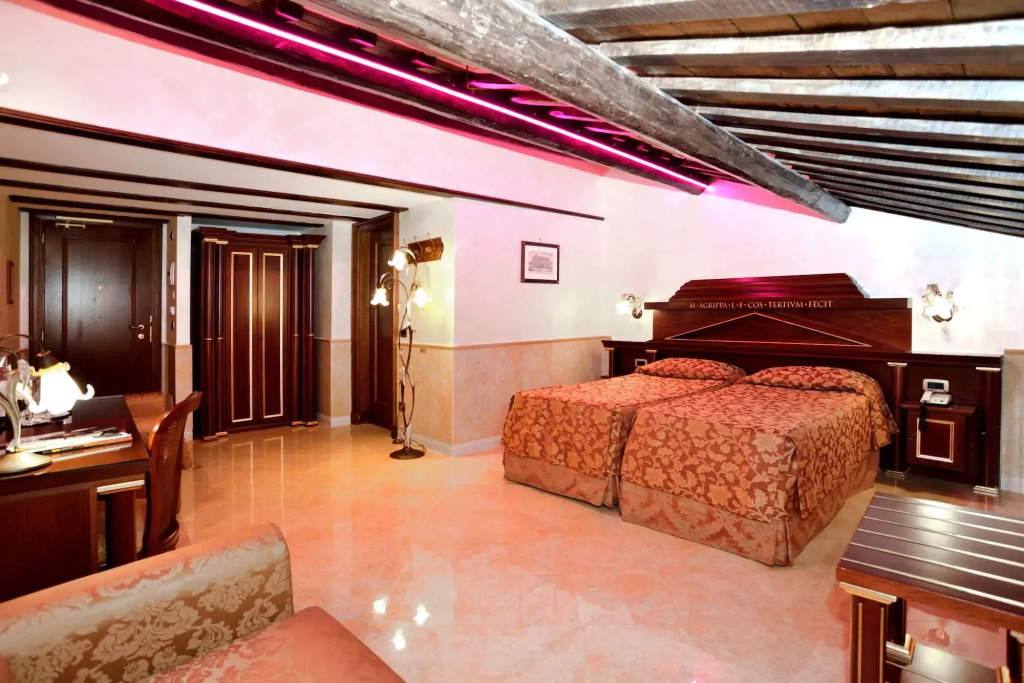 Pantheon Inn