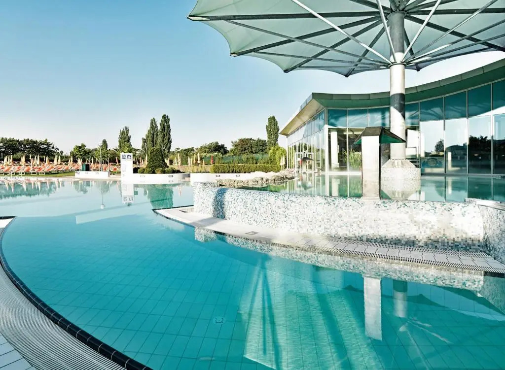 Therme Laa Hotel Silent Spa Villas