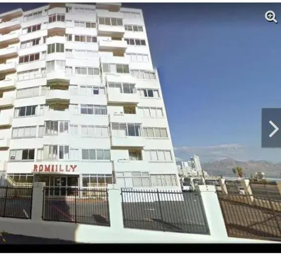 Romilly Beach Apartment