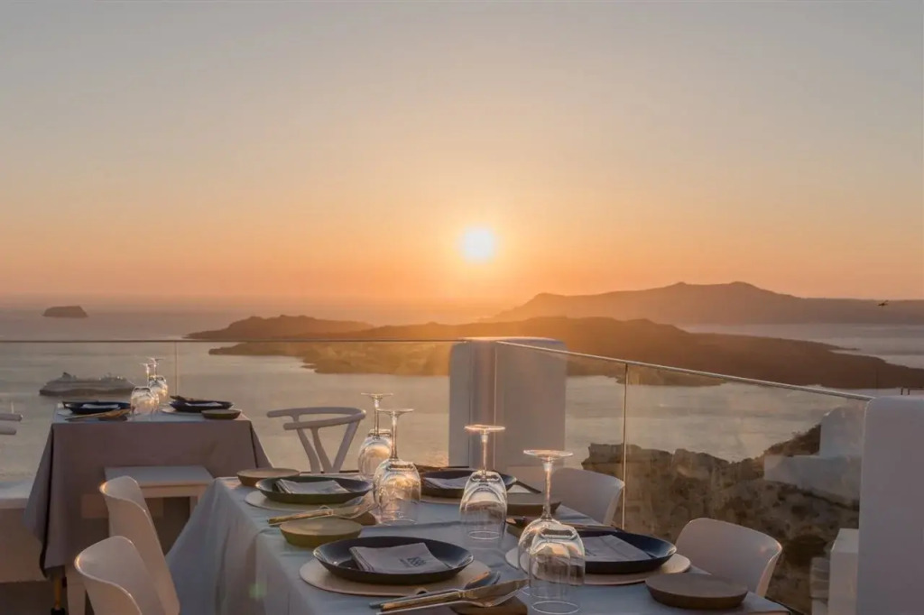 Apeiron Blue Santorini by Apeiron Hotels