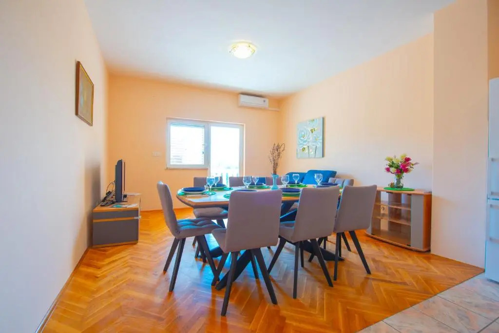 Apartments Facini
