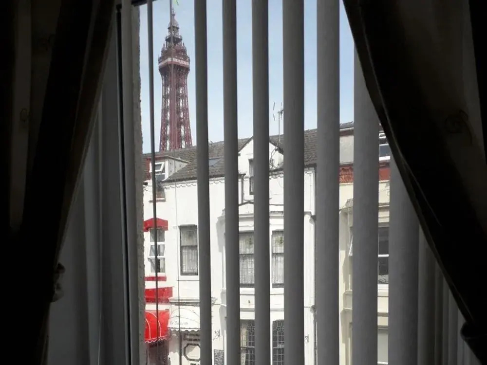 Belroy Hotel