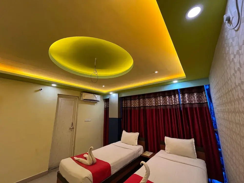 The Ritz By OYO Rooms