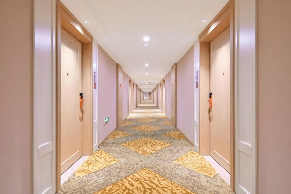 Vienna Hotel (Yecheng Zero Kilometer)