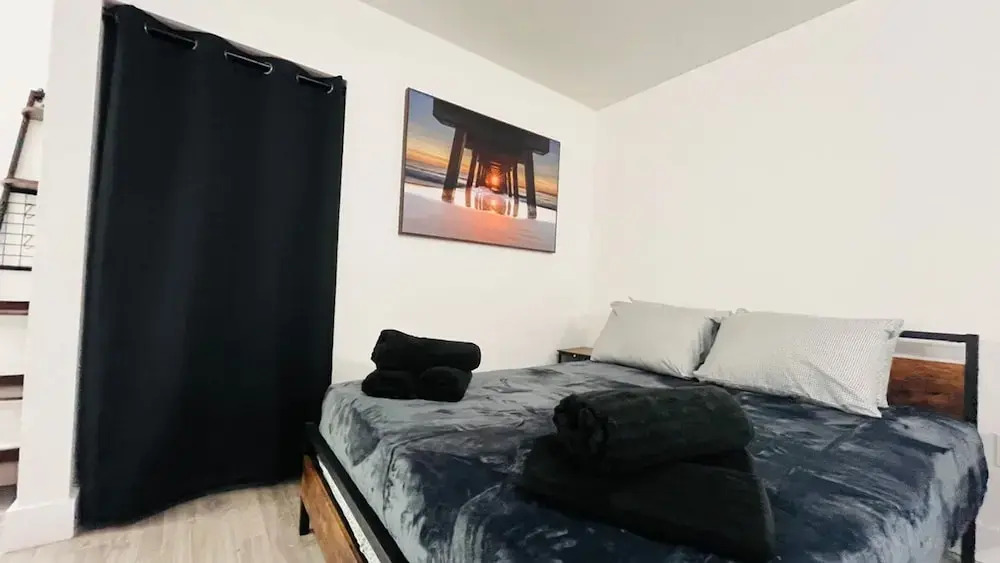 Upper East Side Renovated Studio Free Parking