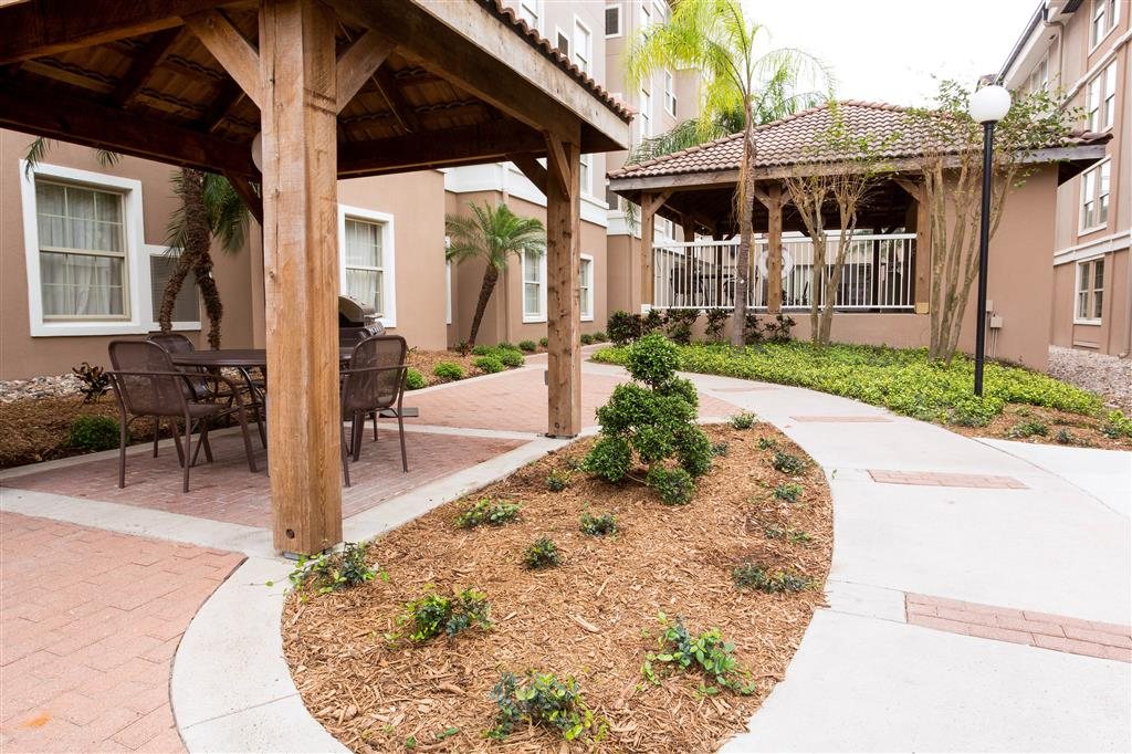 McAllen Plaza Hotel & Suites