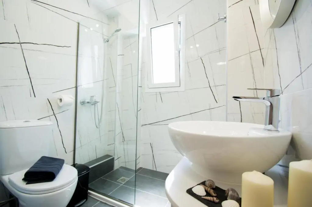 Semes Luxury Apts by Estia