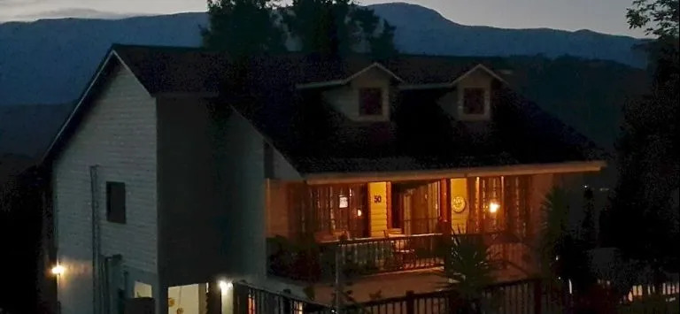 Insimbi Bed  Breakfast