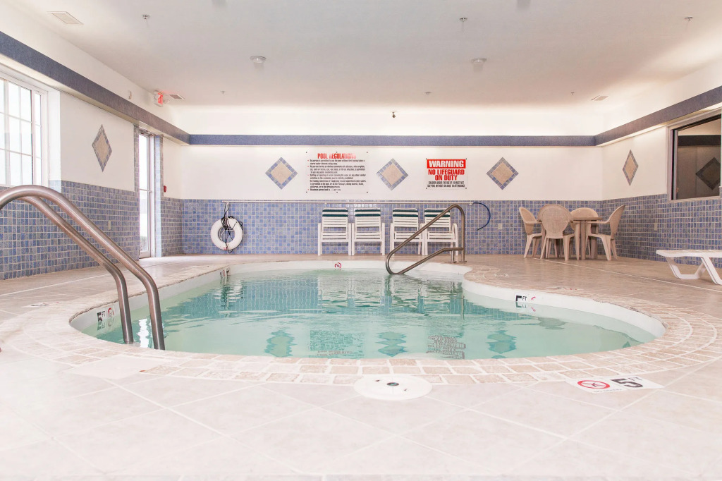 BridgePointe Inn & Suites by BPhotels, Lincoln I-80 & 27th St