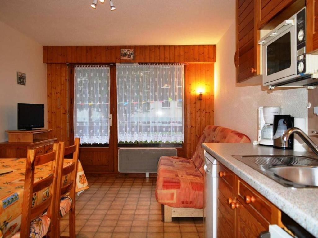 Appartement 2 pièces cabine, 300m pistes/comm, mén. inclus, parking - FR-1-241-11