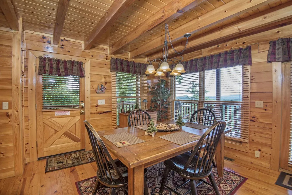 Majestic Mountain View - Great Location! - Convenient to Everything! cabin