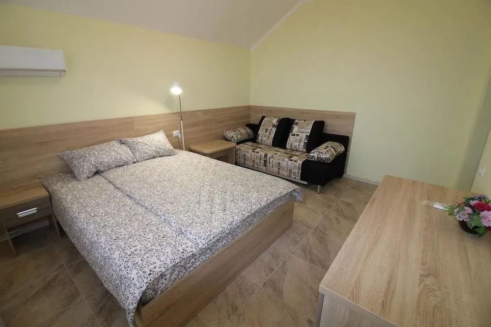 Guest House Chernomorskaya 8A