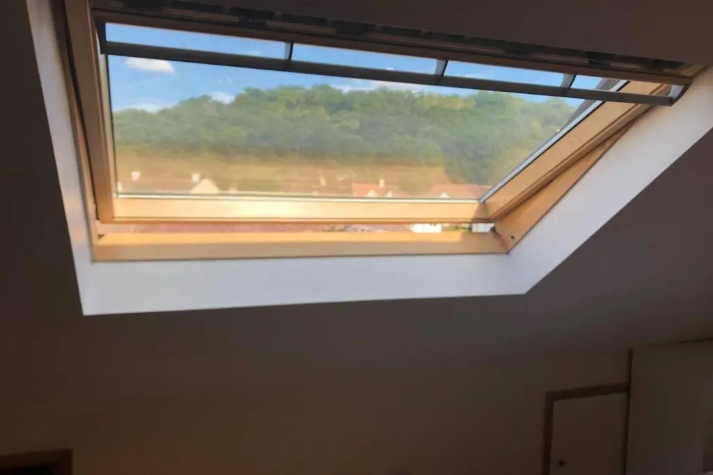 S6 Ensuite Loft Studio Space (Sandycroft Guest House)