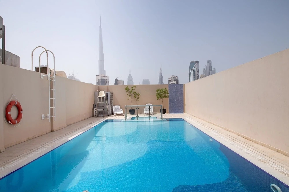 Dazzling & Picturesque 1BR Apartment In Business Bay
