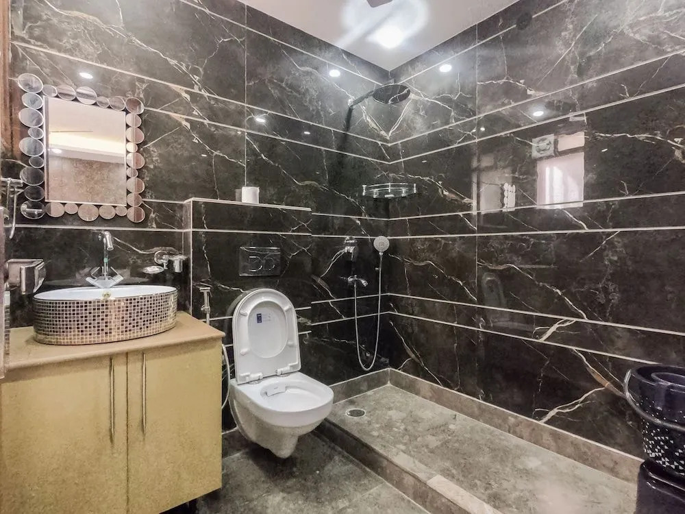 Under My Roof Luxury Apartment