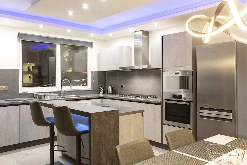 Brand NEW 3bed-hosted by Sweetstay