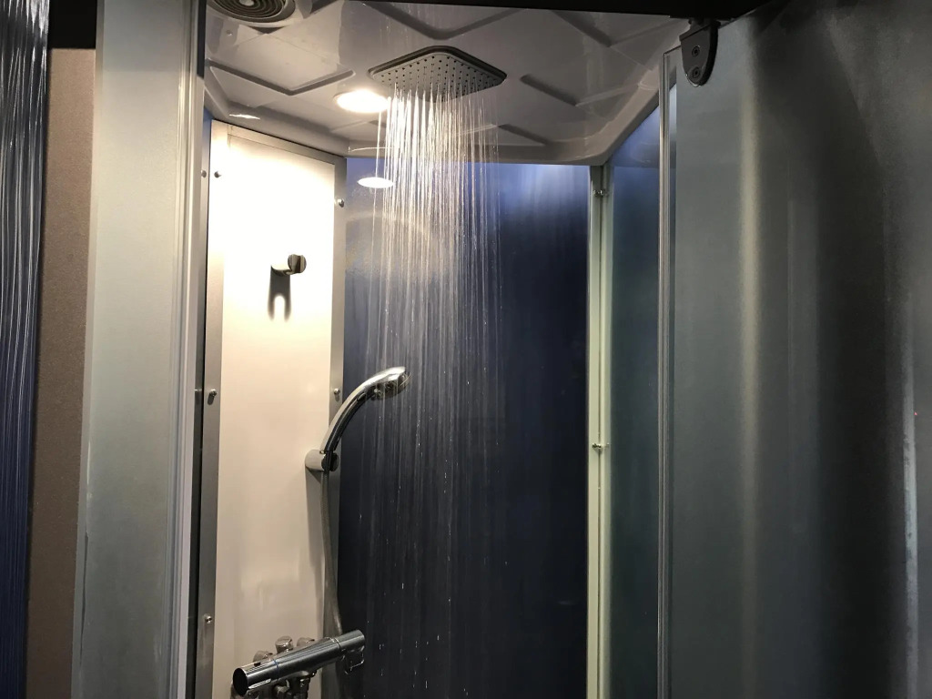 Capsule Inn Shimbashi - Men Only